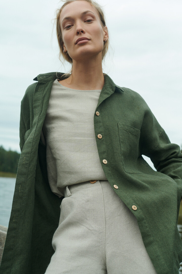 Green wool blend shirt in linen wool fabric with relaxed fit